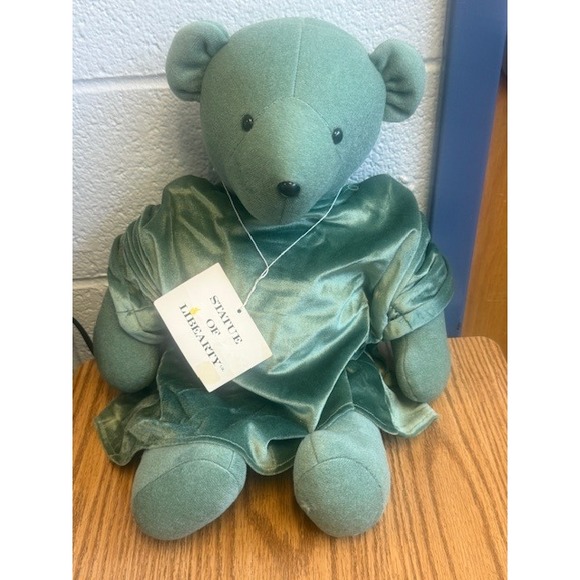 North American Bear Co. Other - North American Bear Co Statue of Libearty VIB 20" Vintage 1979 Green Bear